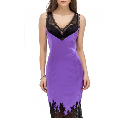 Платье с кружевом пурпурного цвета