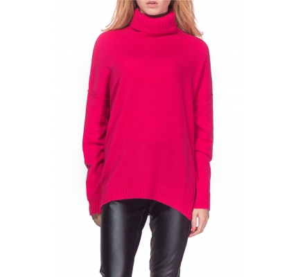 Sweater with outer seam crimson