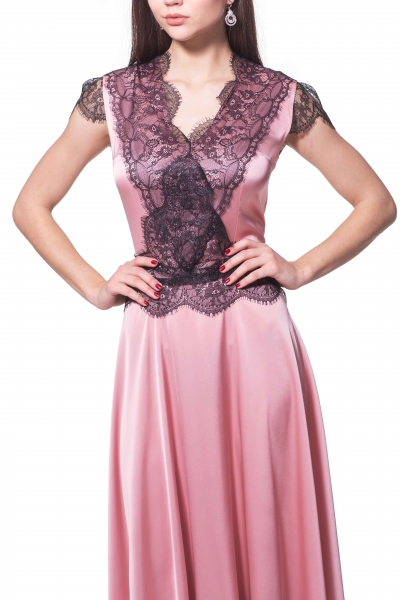 Pink dress with black lace - Фото