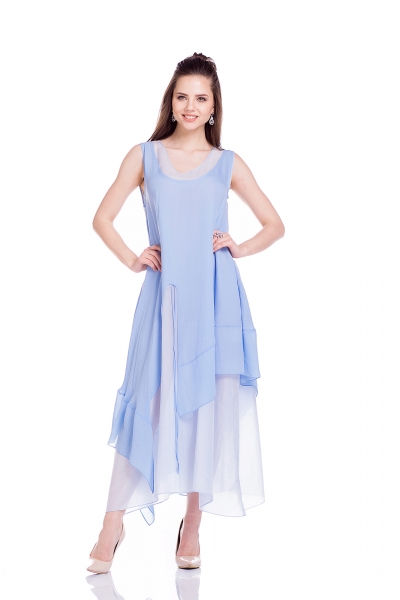 Платье двухслойное свободного кроя голубого цвета - Фото