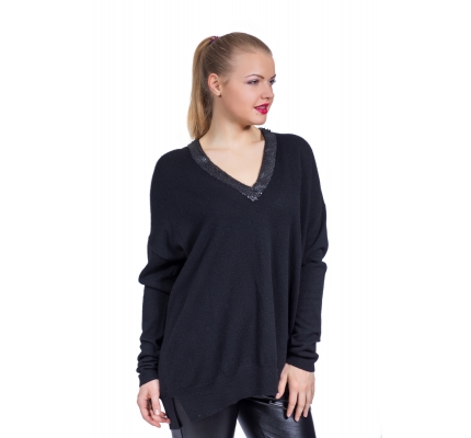 Sweater black color with paillette